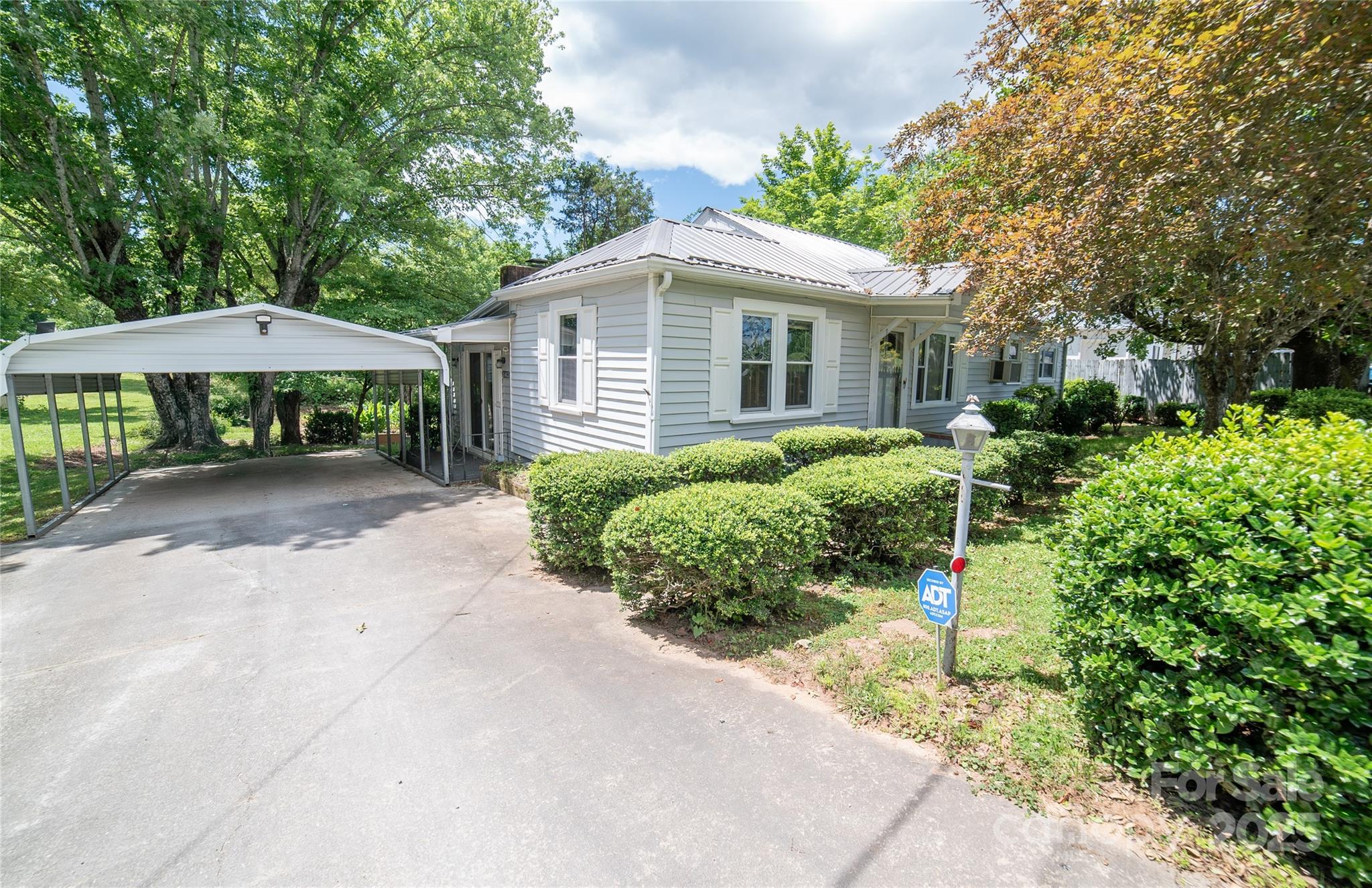 1463 Land Street Lenoir NC 28645