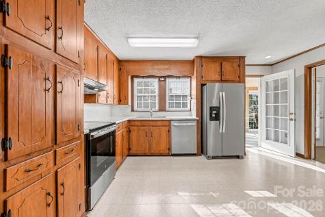 614 W Ridge Avenue Landis NC 28088