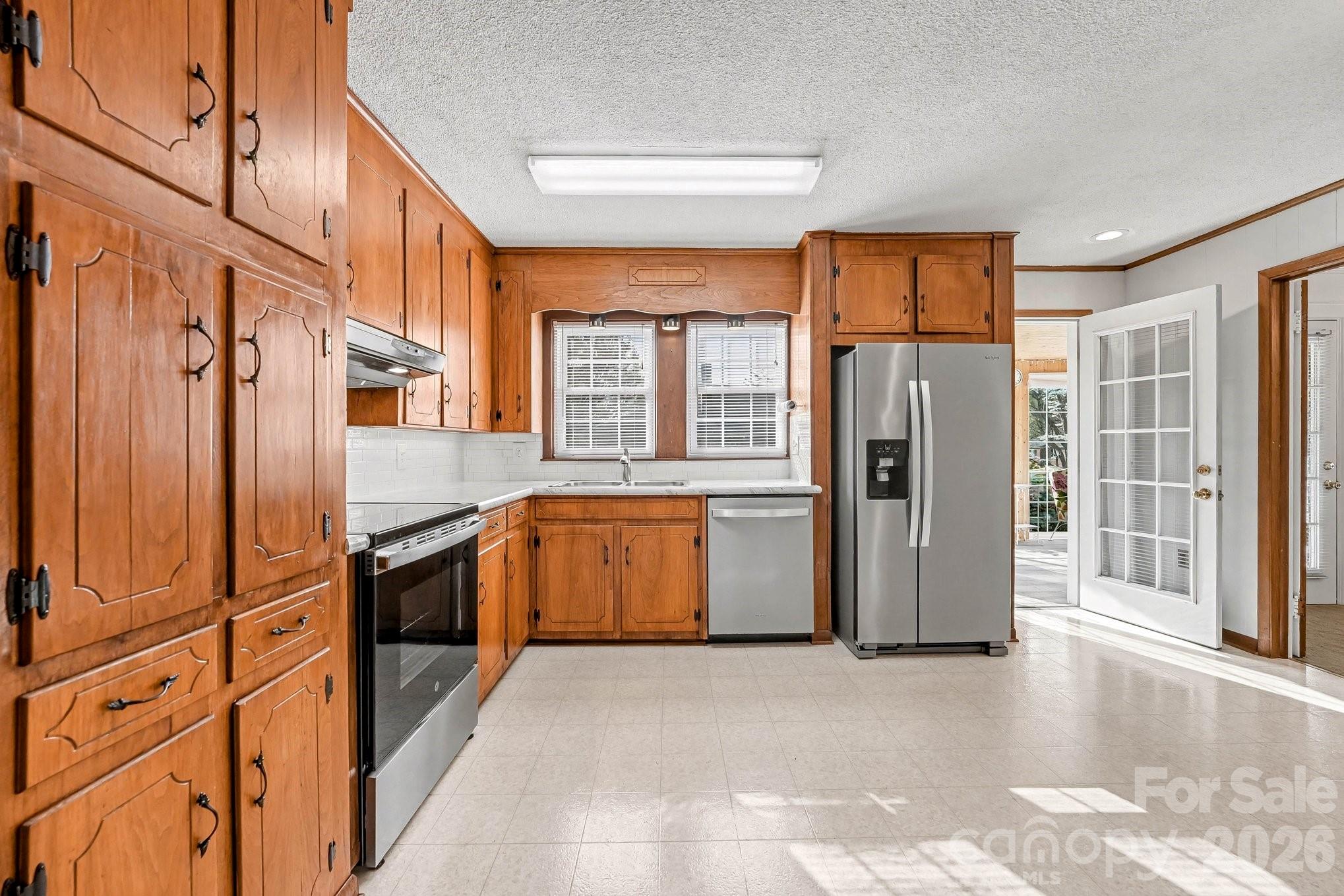 614 W Ridge Avenue Landis NC 28088