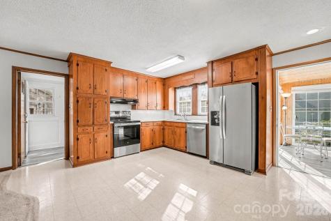 614 W Ridge Avenue Landis NC 28088