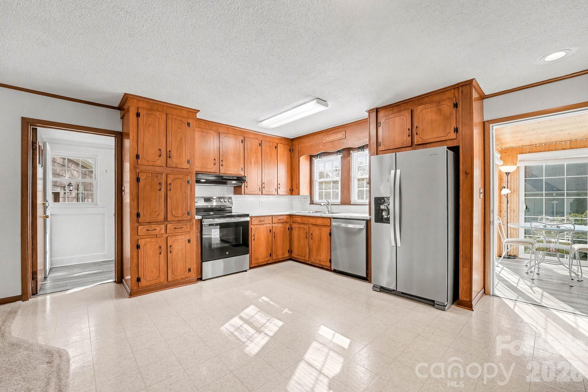 614 W Ridge Avenue Landis NC 28088