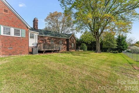 614 W Ridge Avenue Landis NC 28088