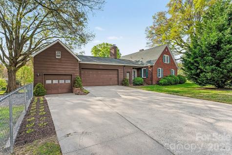 614 W Ridge Avenue Landis NC 28088