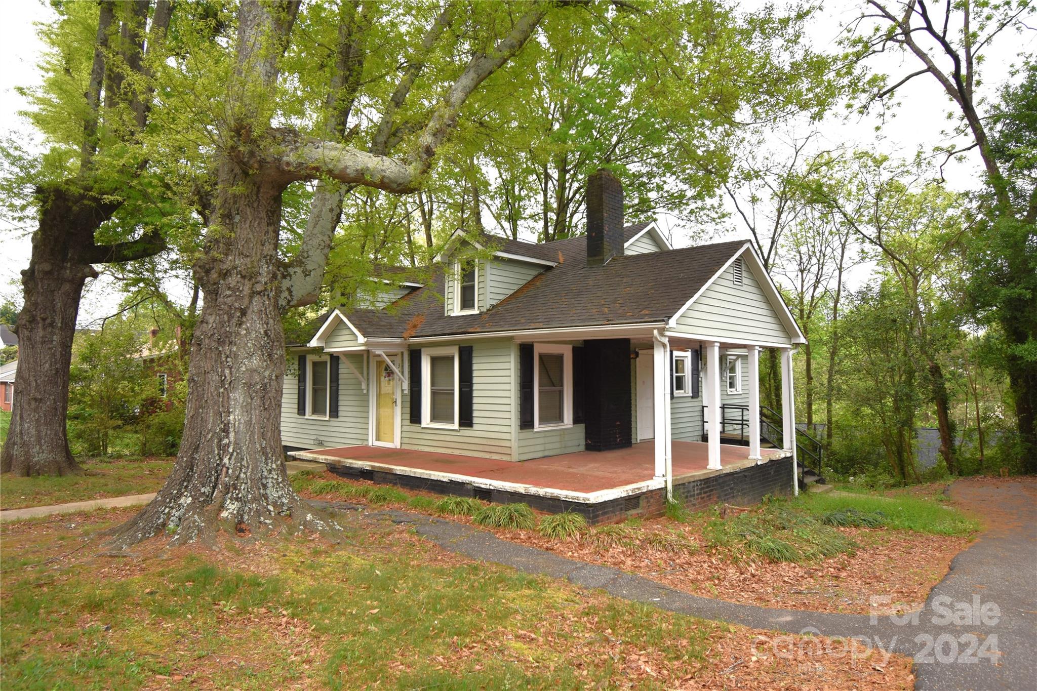 328 11th Street SW Hickory NC 28602