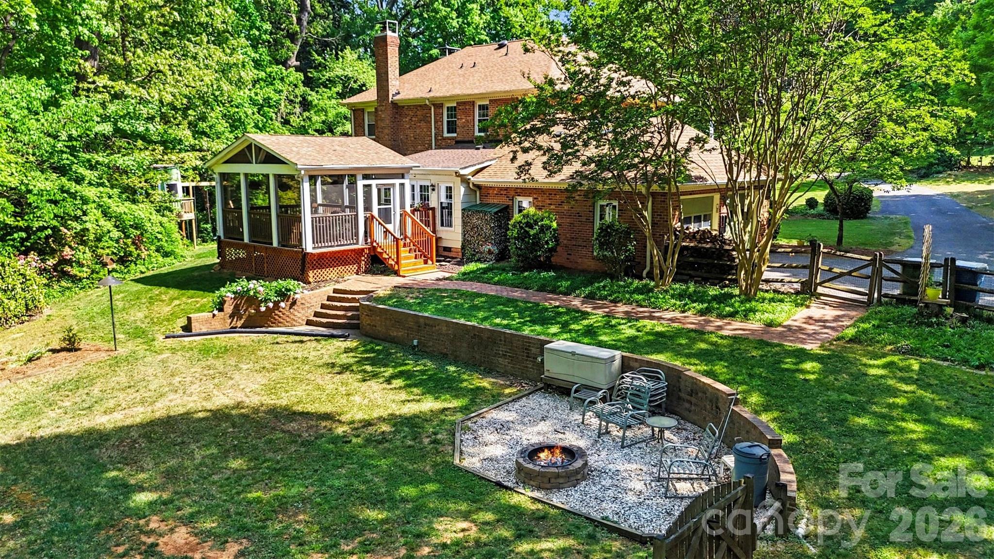 814 S Main Street Mount Holly NC 28120
