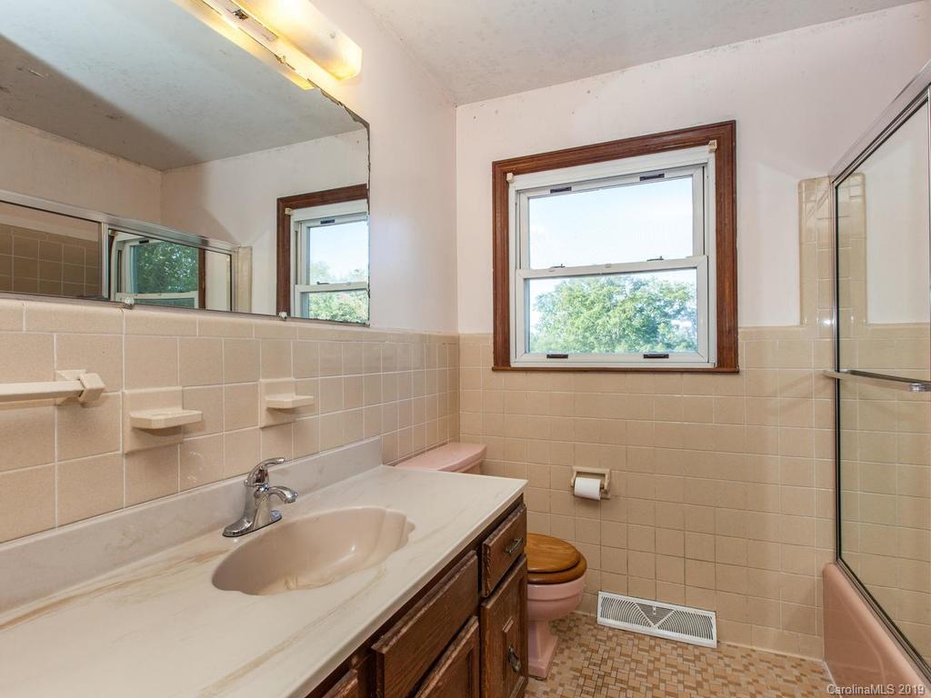 39 Lynndale Avenue Asheville NC 28806