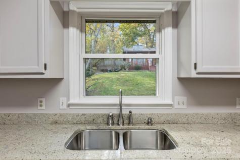 28 Timber Lane Asheville NC 28806