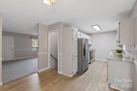 28 Timber Lane Asheville NC 28806