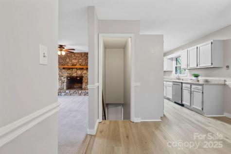 28 Timber Lane Asheville NC 28806