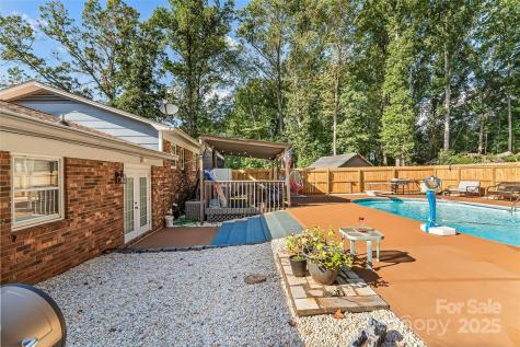 304 Parlier Avenue NE Conover NC 28613