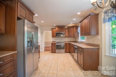 1002 Windsor Drive Asheville NC 28803