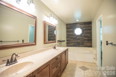 1002 Windsor Drive Asheville NC 28803