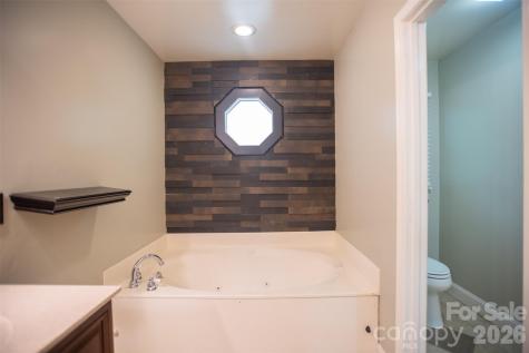 1002 Windsor Drive Asheville NC 28803