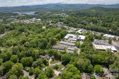 1002 Windsor Drive Asheville NC 28803