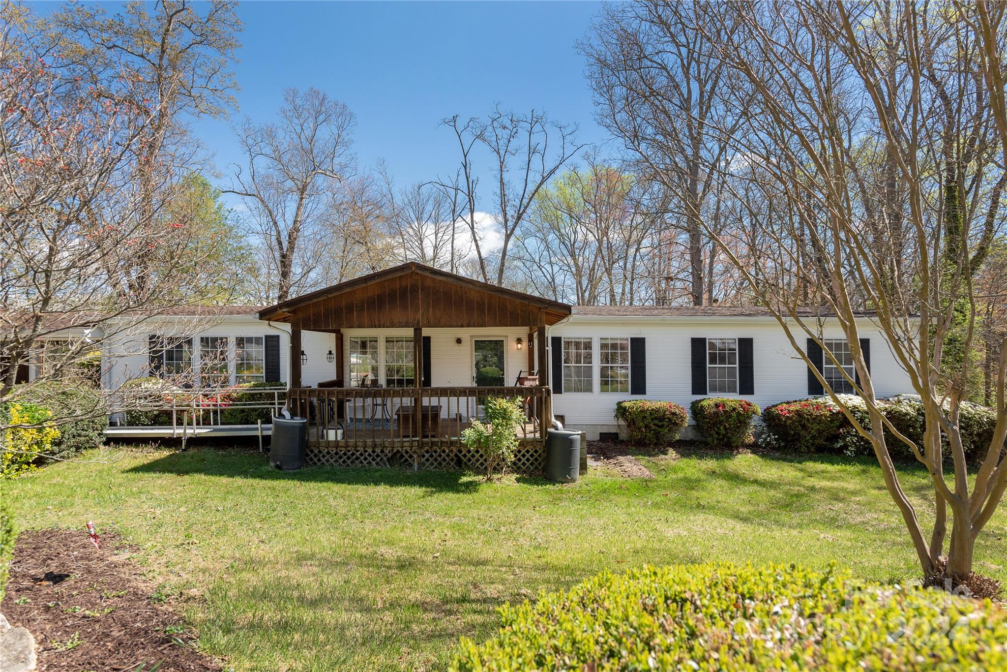225 Leigh Anne Lane Horse Shoe NC 28742