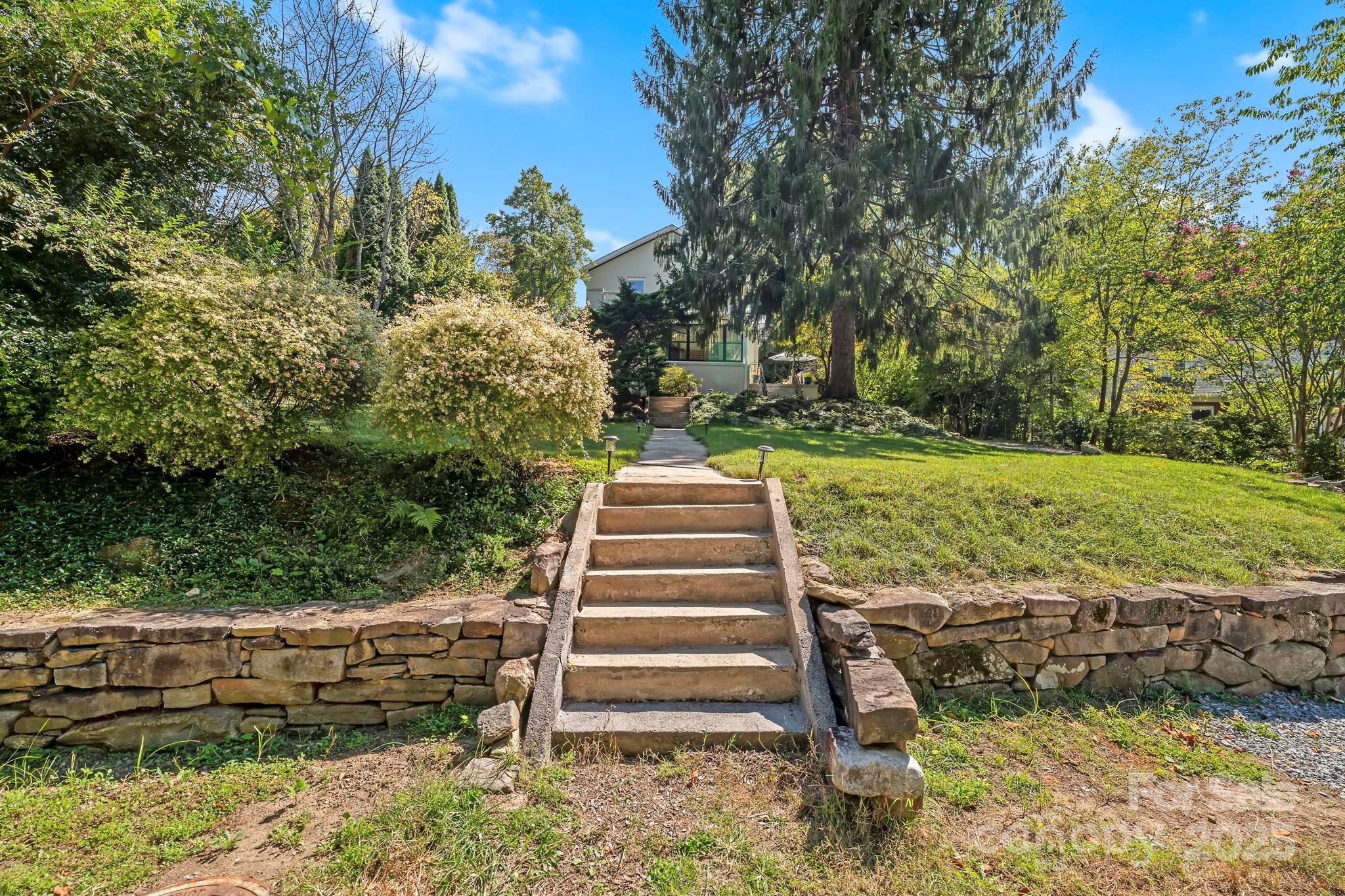 75 Lakewood Drive Asheville NC 28803