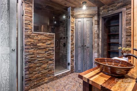 6 Laurel Trail Asheville NC 28803