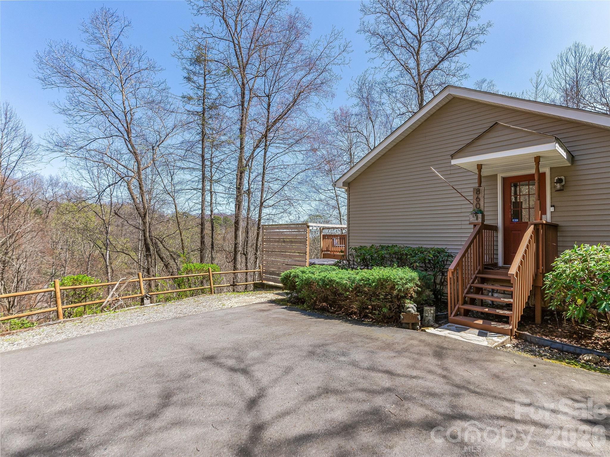 860 Creekside Drive Maggie Valley NC 28751