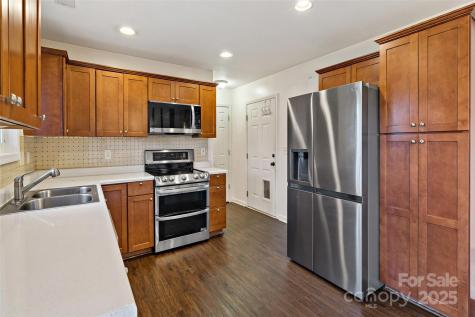 31 English Ivy Road Asheville NC 28806