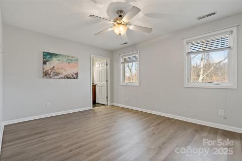 31 English Ivy Road Asheville NC 28806