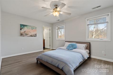 31 English Ivy Road Asheville NC 28806