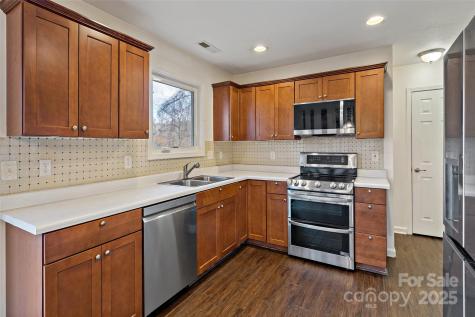 31 English Ivy Road Asheville NC 28806