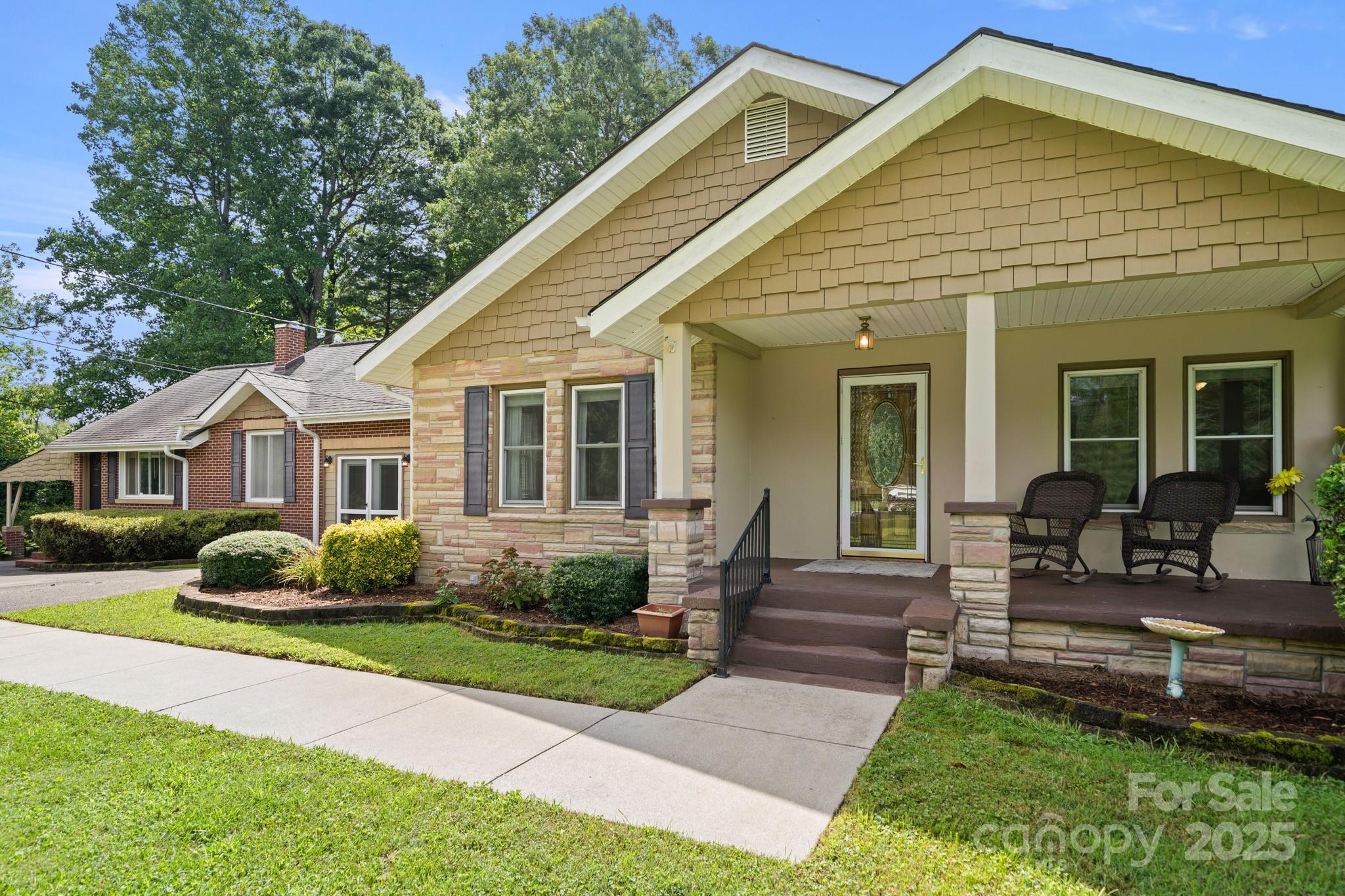 429 Brooklyn Avenue Hendersonville NC 28792