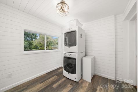 429 Brooklyn Avenue Hendersonville NC 28792