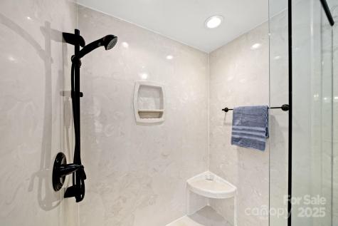 429 Brooklyn Avenue Hendersonville NC 28792