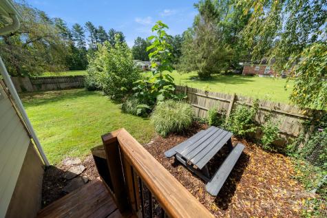 429 Brooklyn Avenue Hendersonville NC 28792