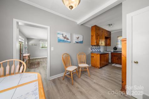 429 Brooklyn Avenue Hendersonville NC 28792