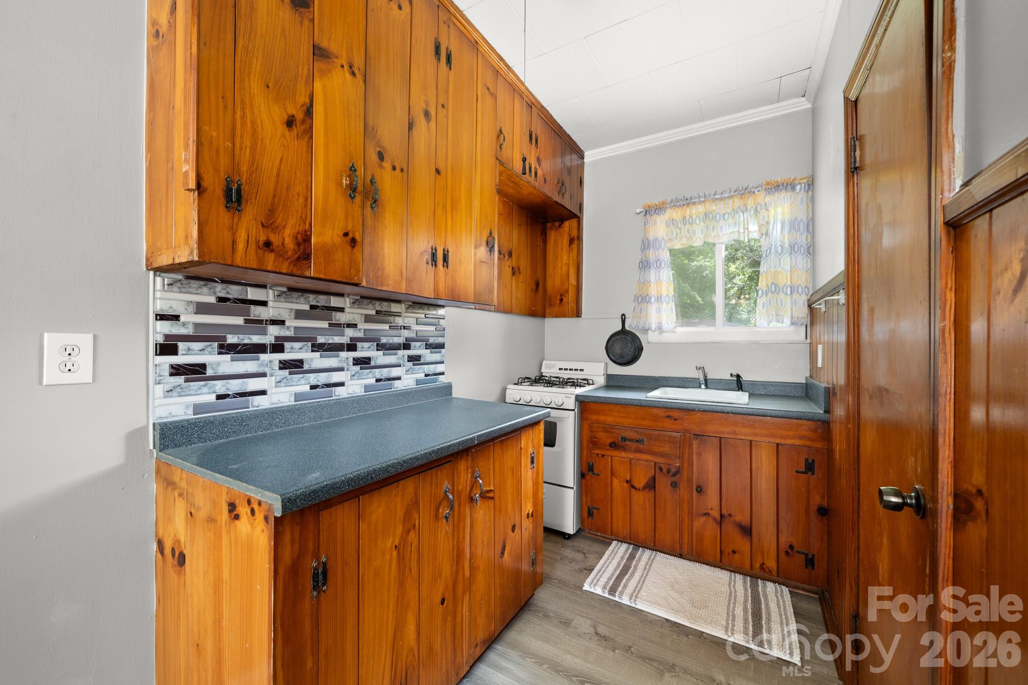429 Brooklyn Avenue Hendersonville NC 28792