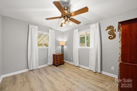 429 Brooklyn Avenue Hendersonville NC 28792