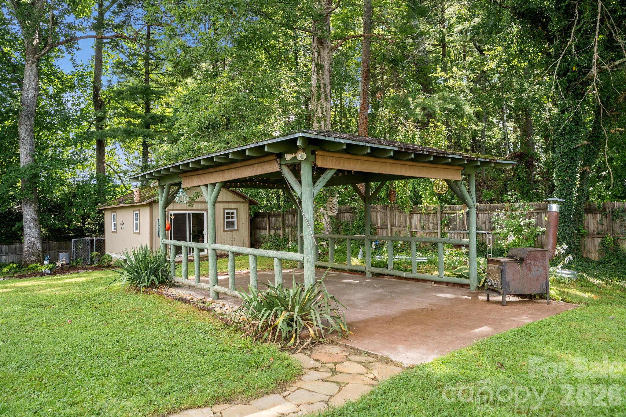429 Brooklyn Avenue Hendersonville NC 28792