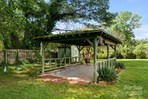 429 Brooklyn Avenue Hendersonville NC 28792