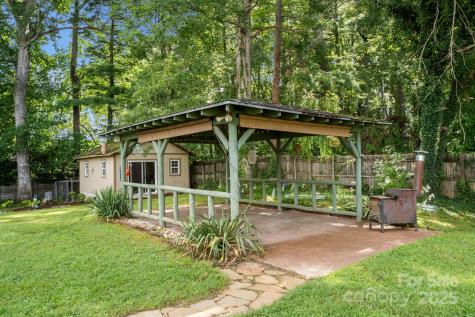 429 Brooklyn Avenue Hendersonville NC 28792