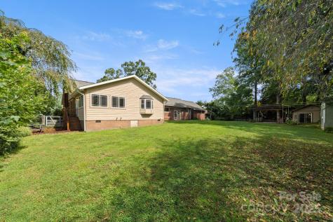 429 Brooklyn Avenue Hendersonville NC 28792