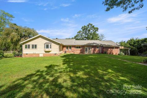 429 Brooklyn Avenue Hendersonville NC 28792