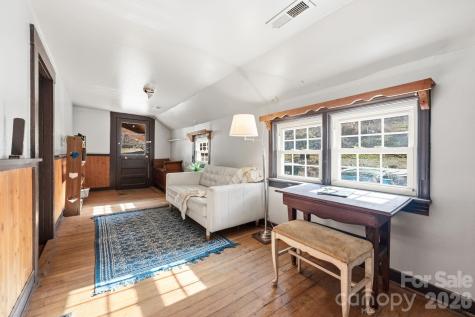 1265 Dillingham Road Barnardsville NC 28709