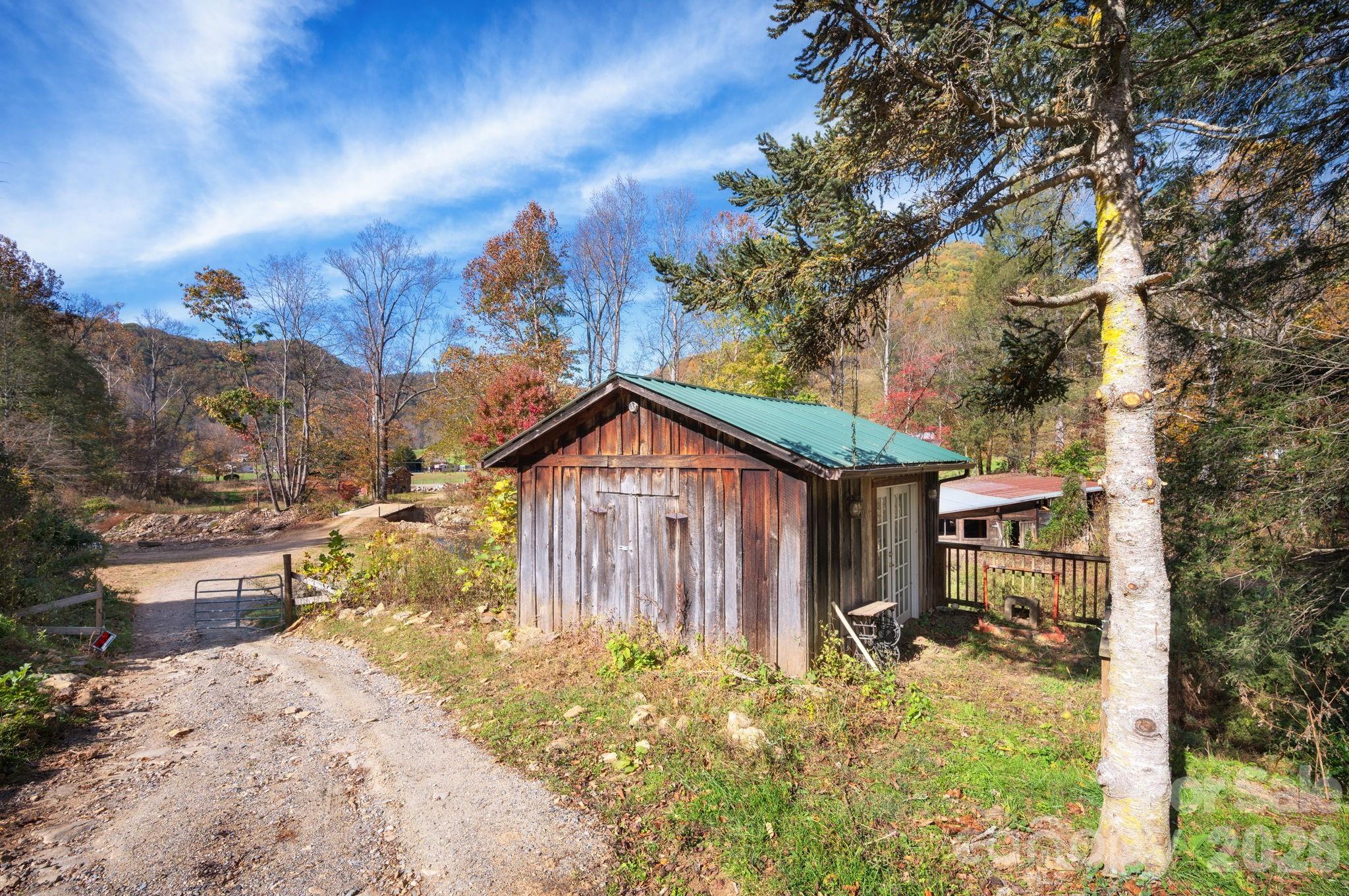 1265 Dillingham Road Barnardsville NC 28709