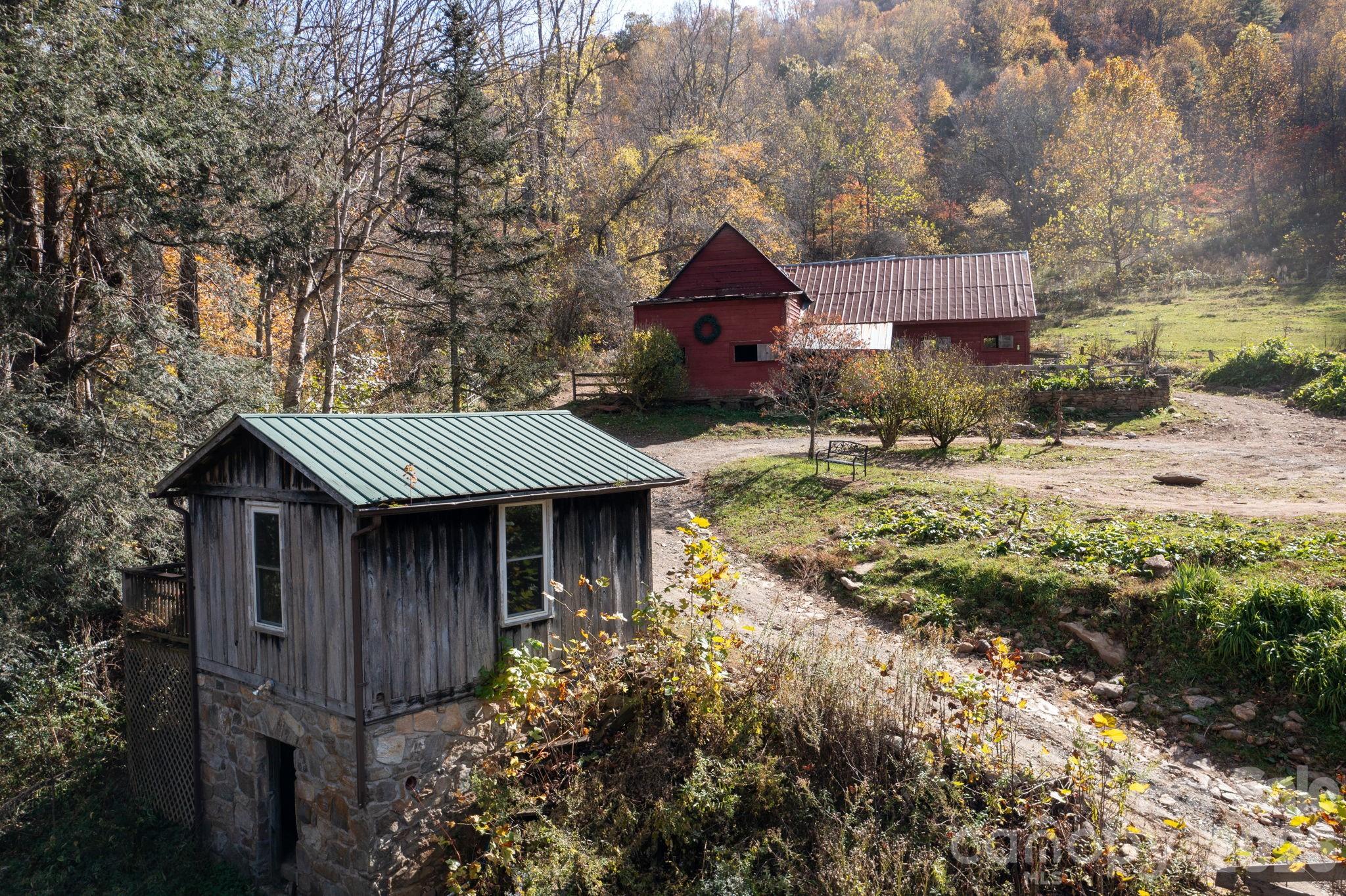 1265 Dillingham Road Barnardsville NC 28709