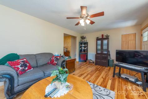 87 Chestnut Hill Road Black Mountain NC 28711