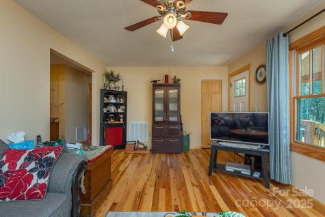 87 Chestnut Hill Road Black Mountain NC 28711