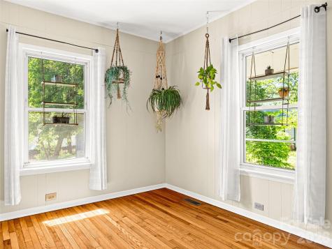 125 Edwards Avenue Swannanoa NC 28778