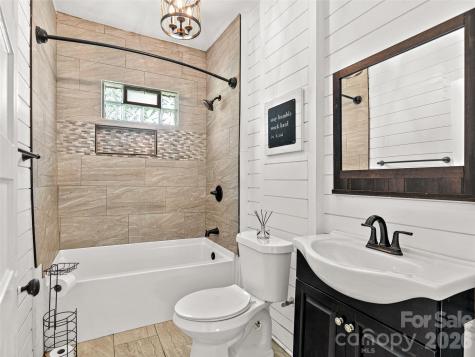 125 Edwards Avenue Swannanoa NC 28778