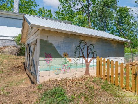 125 Edwards Avenue Swannanoa NC 28778