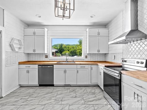 125 Edwards Avenue Swannanoa NC 28778