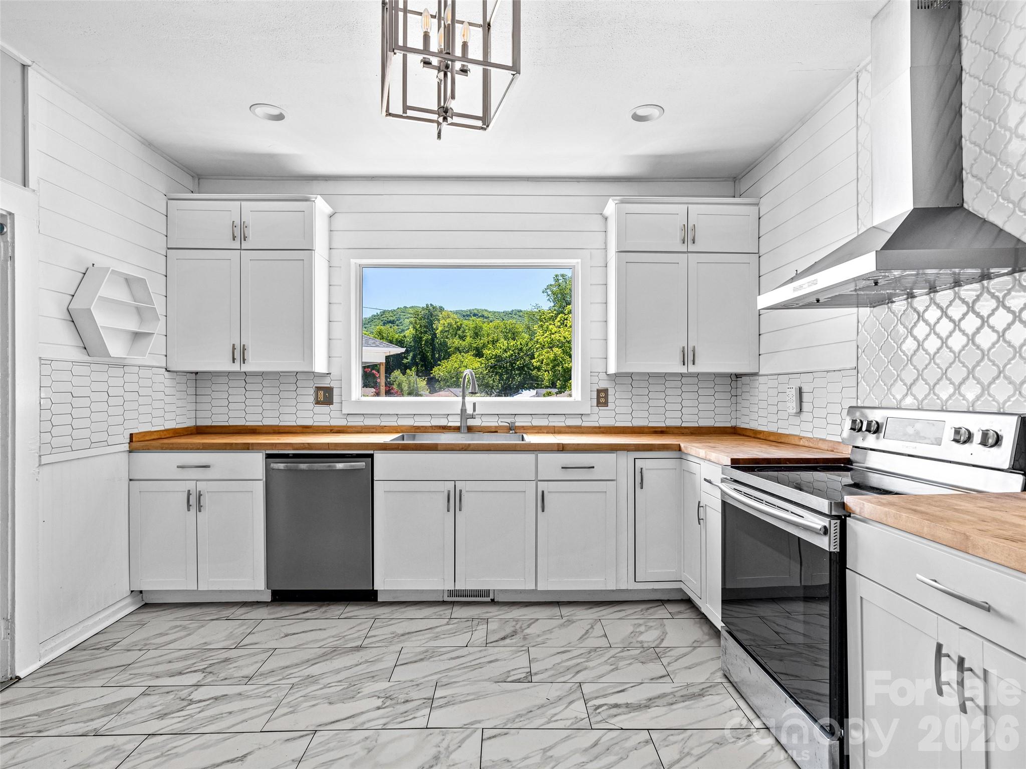 125 Edwards Avenue Swannanoa NC 28778