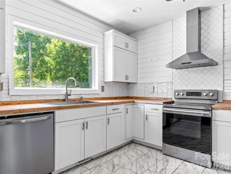 125 Edwards Avenue Swannanoa NC 28778