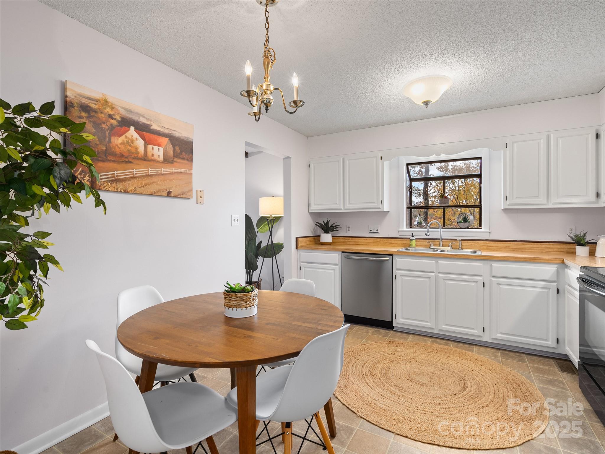 447 Creekside Drive Asheville NC 28804